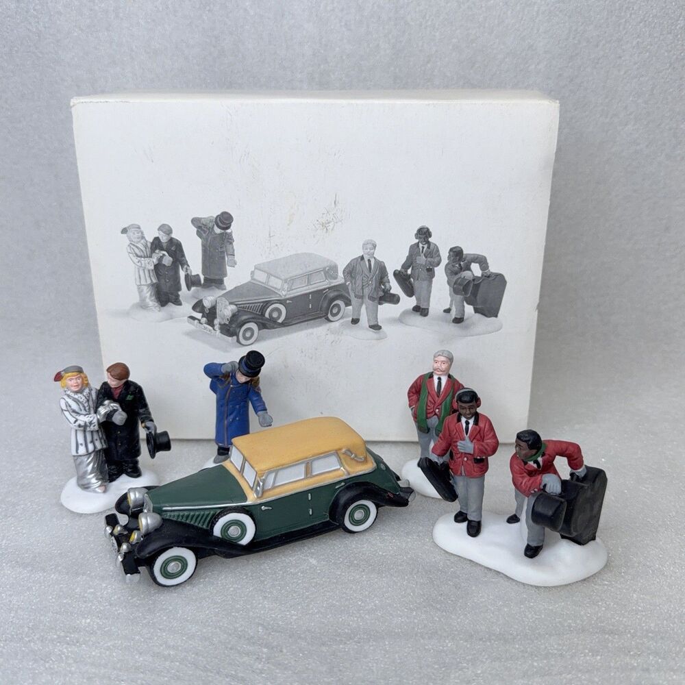 Department 56 Heritage Village Steppin' Out on the Town 5 Pieces 58885 EUC